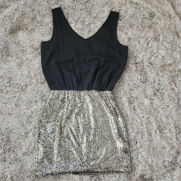 As U Wish Silver Sequin Bodycon Mini Dress‎ Size Medium - Picture 8 of 10
